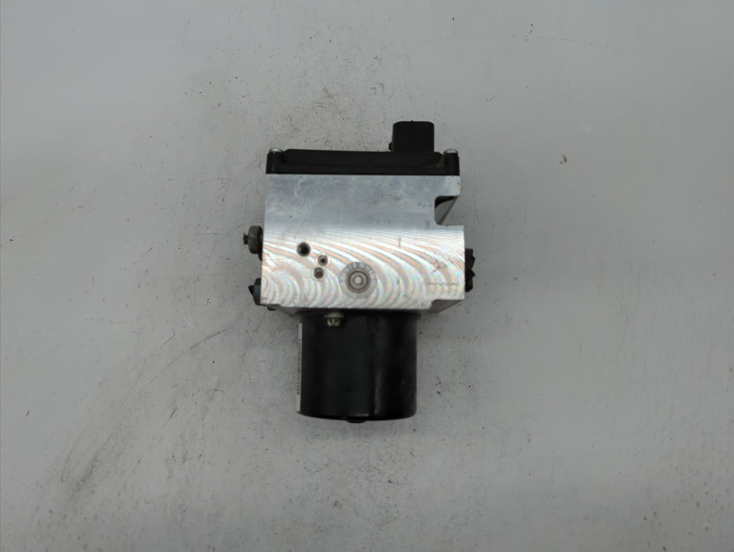 2019 Lincoln Mkz ABS Pump Control Module Replacement P/N:P25844977 Fits OEM Used Auto Parts - Oemusedautoparts1.com