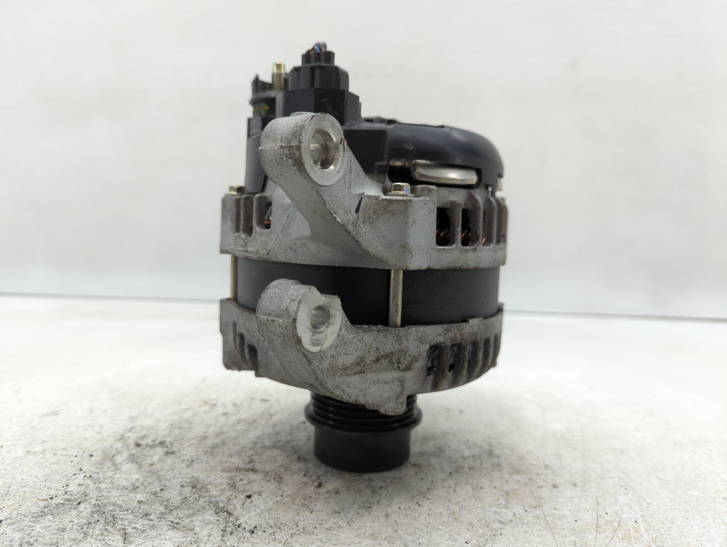 2013-2020 Lincoln Mkz Alternator Replacement Generator Charging Assembly Engine OEM P/N:G2GT-10300-AA Fits OEM Used Auto Par