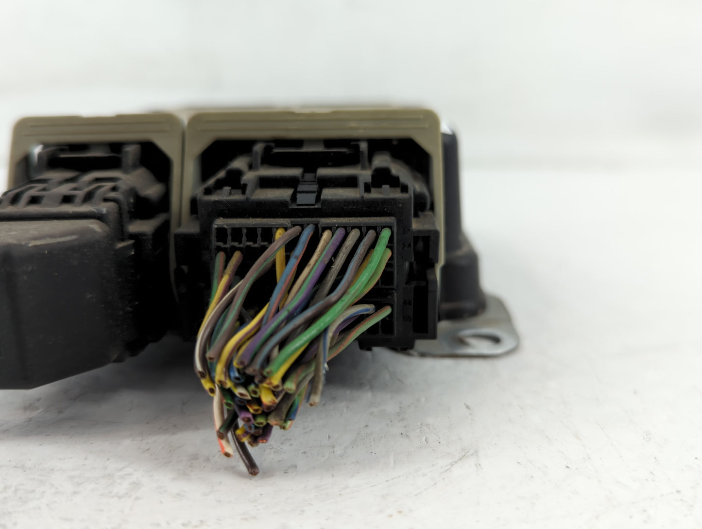 2017-2020 Lincoln Mkz Body Control Module Bcm Inner Cabin Fuse Box - Oemusedautoparts1.com