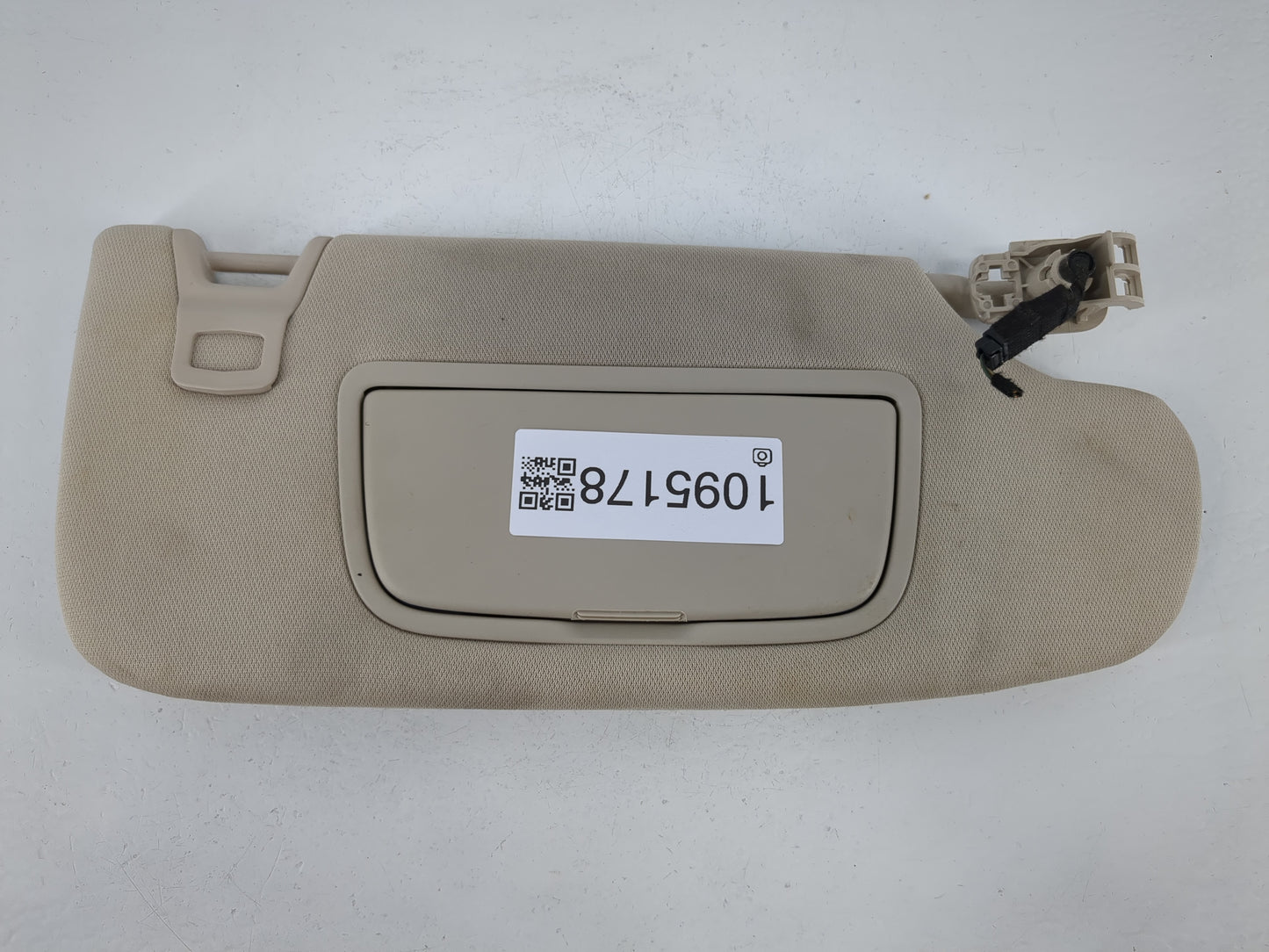 2019 Lincoln Nautilus Sun Visor Shade Replacement Passenger Right Mirror Fits Fits 2016 2017 2018 OEM Used Auto Parts - Oemu