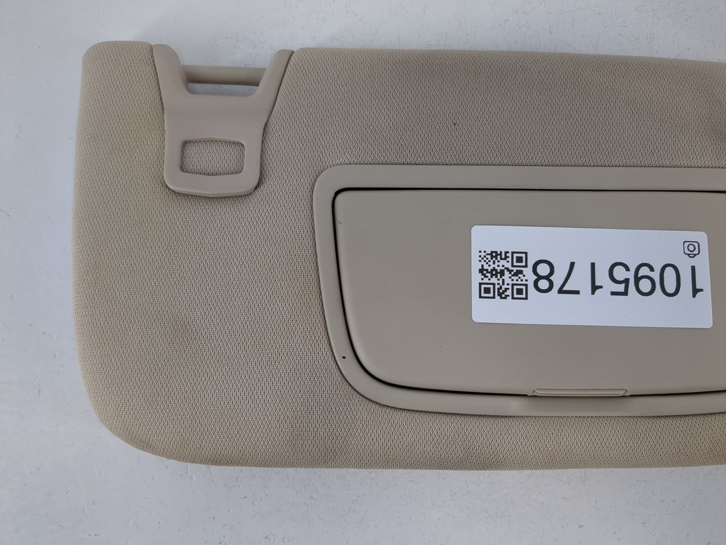 2019 Lincoln Nautilus Sun Visor Shade Replacement Passenger Right Mirror Fits Fits 2016 2017 2018 OEM Used Auto Parts - Oemu