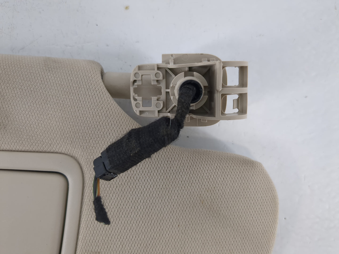 2019 Lincoln Nautilus Sun Visor Shade Replacement Passenger Right Mirror Fits Fits 2016 2017 2018 OEM Used Auto Parts - Oemu