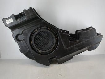 compare product 2019 Lincoln Nautilus Speaker/subwoofer