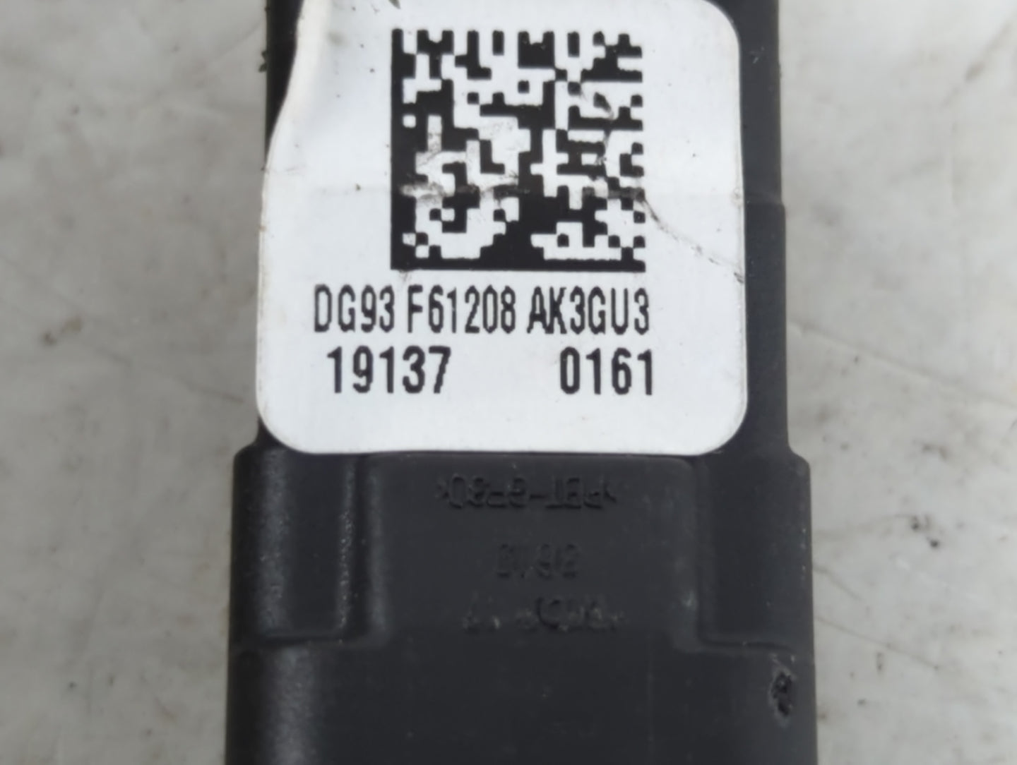 2019-2020 Lincoln Nautilus Passenger Right Seat Belt Front Retractor - Oemusedautoparts1.com