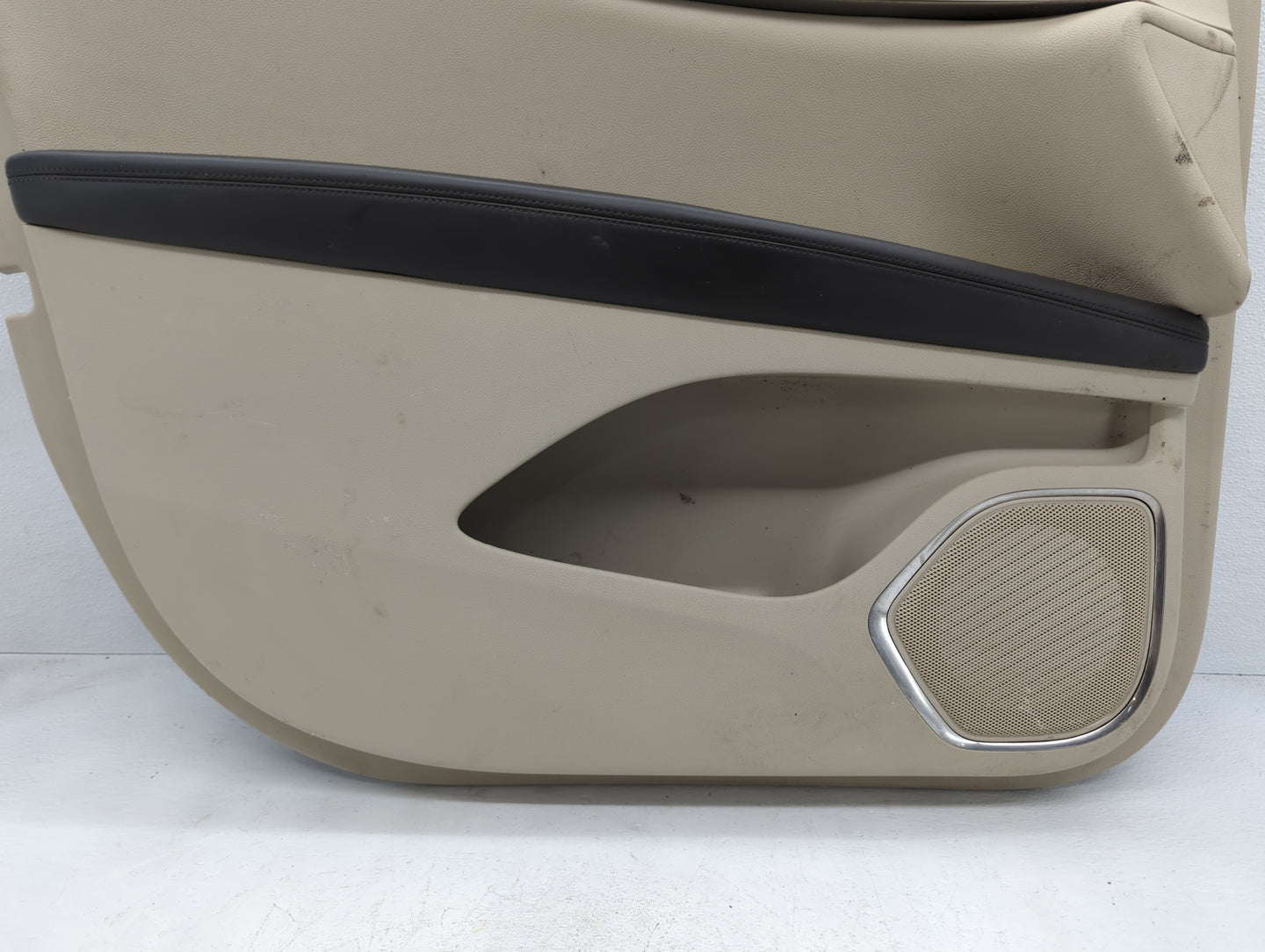 2019 Lincoln Nautilus Front Left Driver Interior Door Panel Trim - Oemusedautoparts1.com