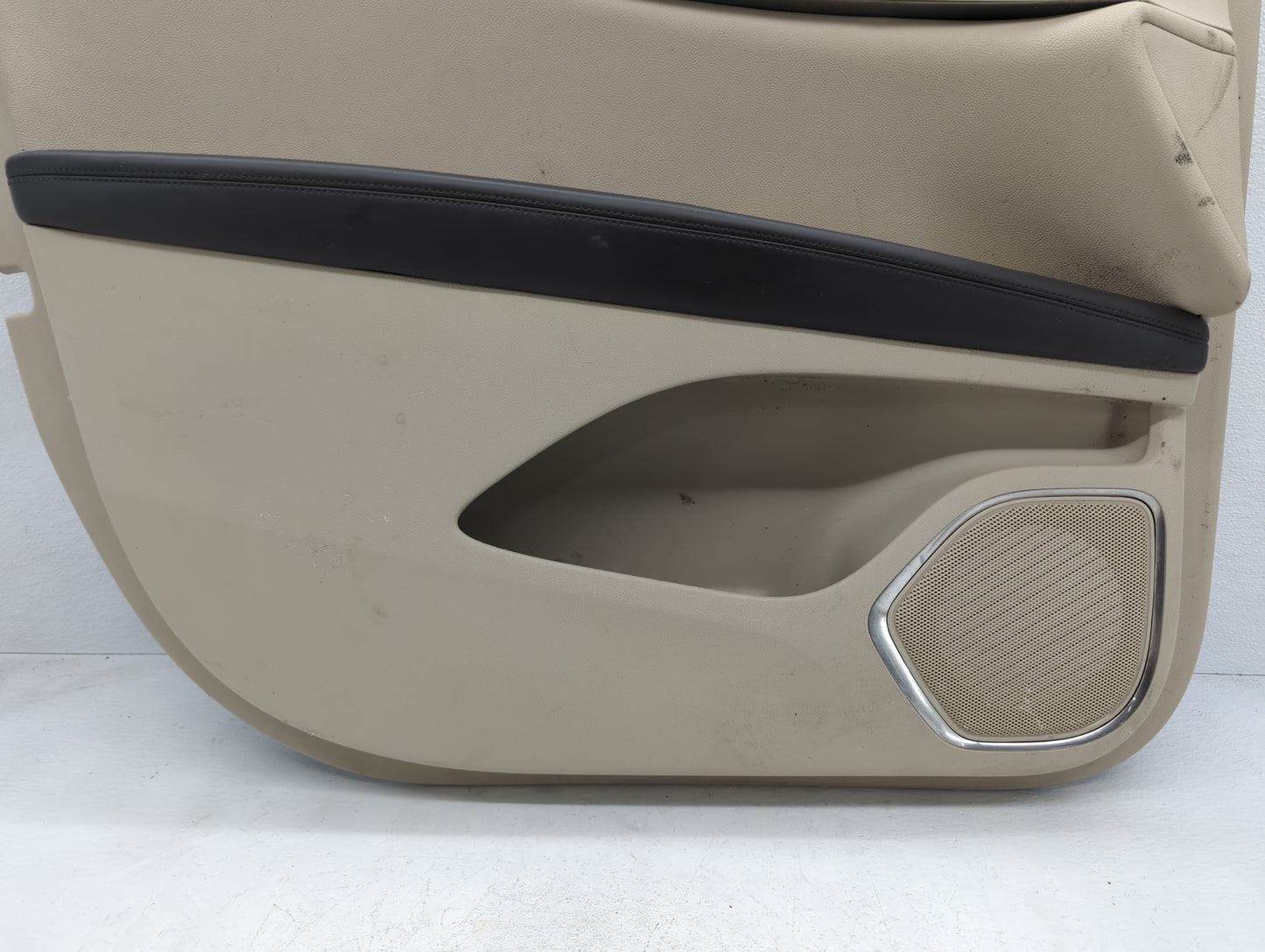 2019 Lincoln Nautilus Front Left Driver Interior Door Panel Trim - Oemusedautoparts1.com