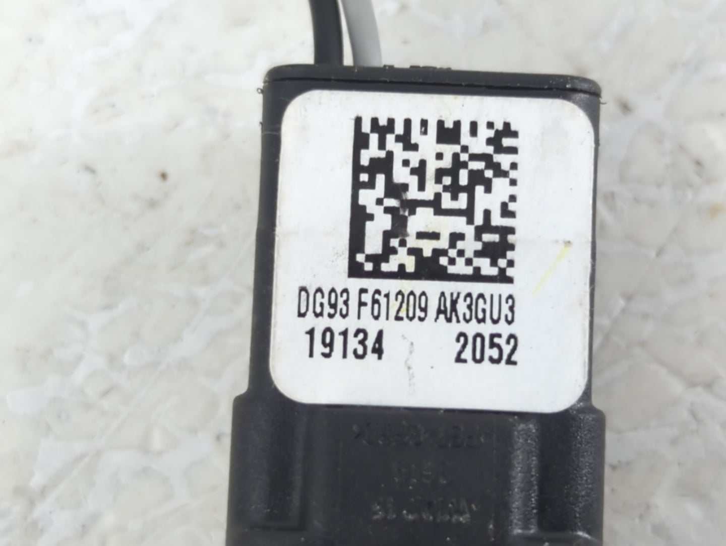 2019-2020 Lincoln Nautilus Passenger Right Seat Belt Front Retractor 927301 - Oemusedautoparts1.com