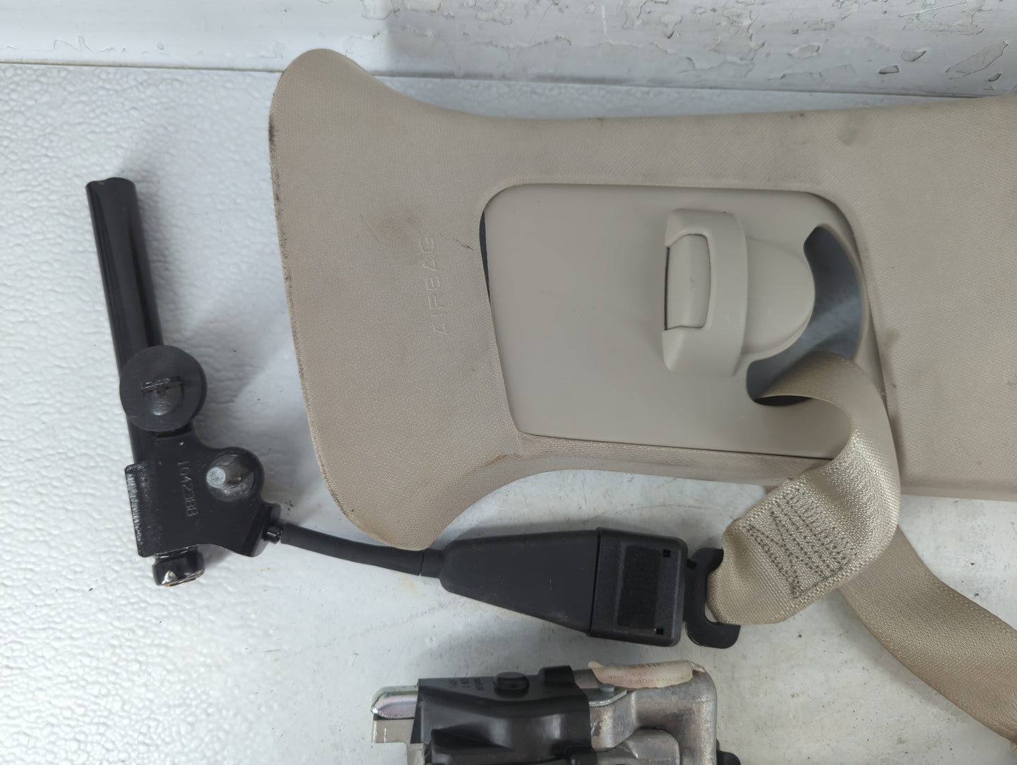 2019-2020 Lincoln Nautilus Passenger Right Seat Belt Front Retractor - Oemusedautoparts1.com