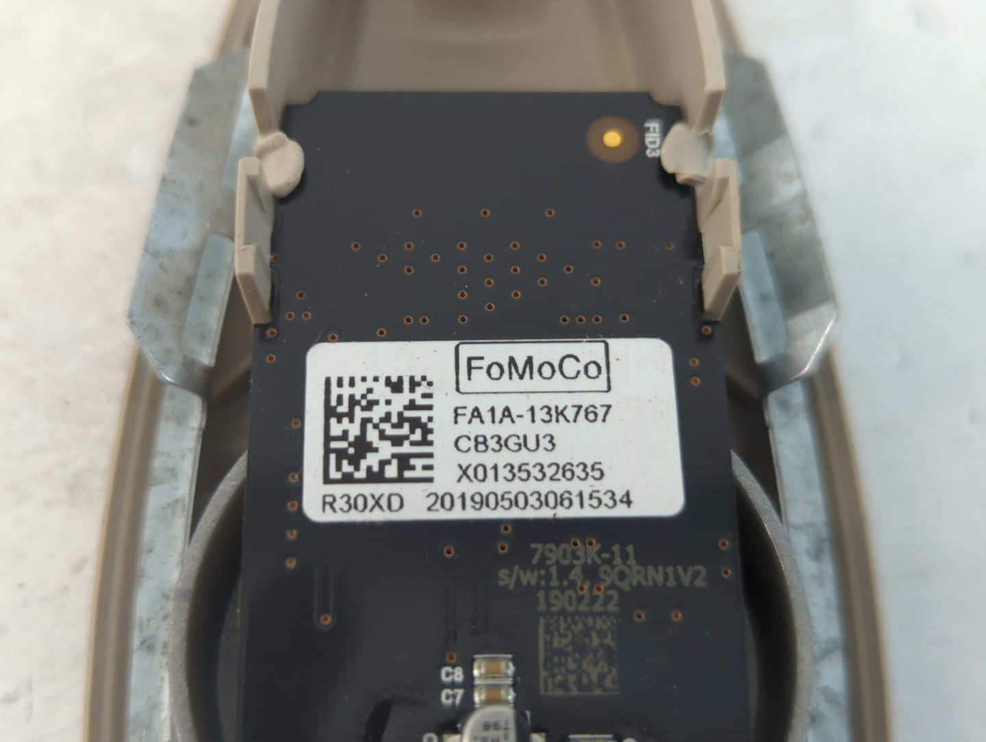 2019 Lincoln Nautilus ROOF REAR CENTER OVERHEAD DOME LIGHT LAMP - Oemusedautoparts1.com