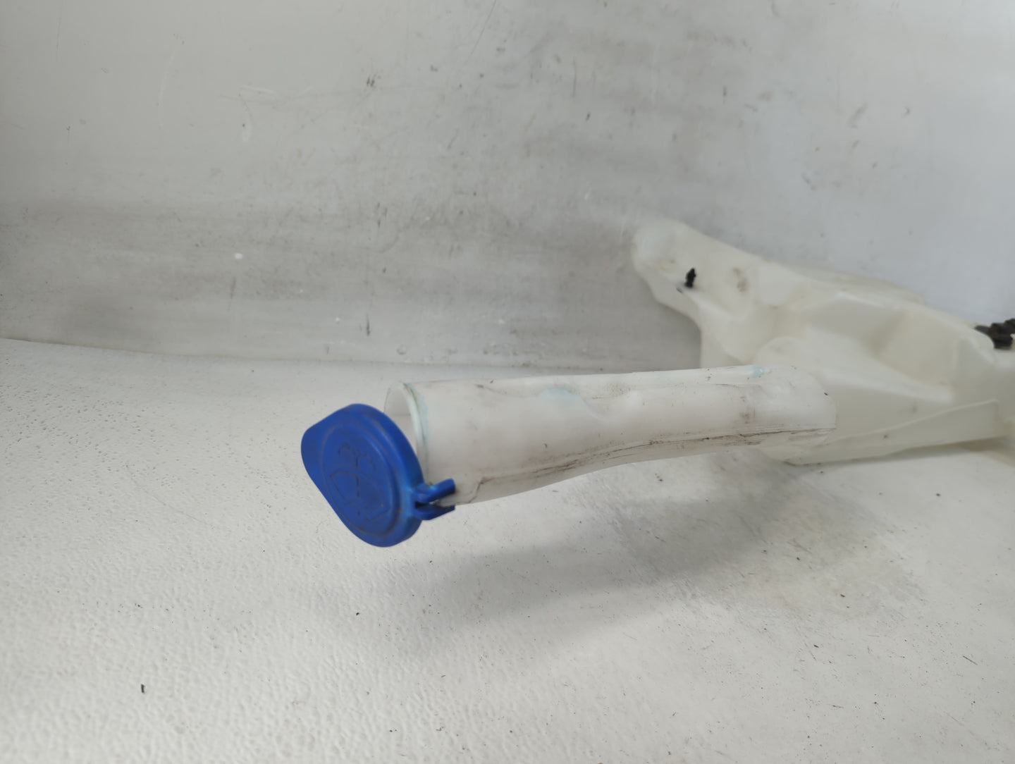 2019-2020 Lincoln Nautilus Windshield Washer Fluid Reservoir Bottle Oem - Oemusedautoparts1.com