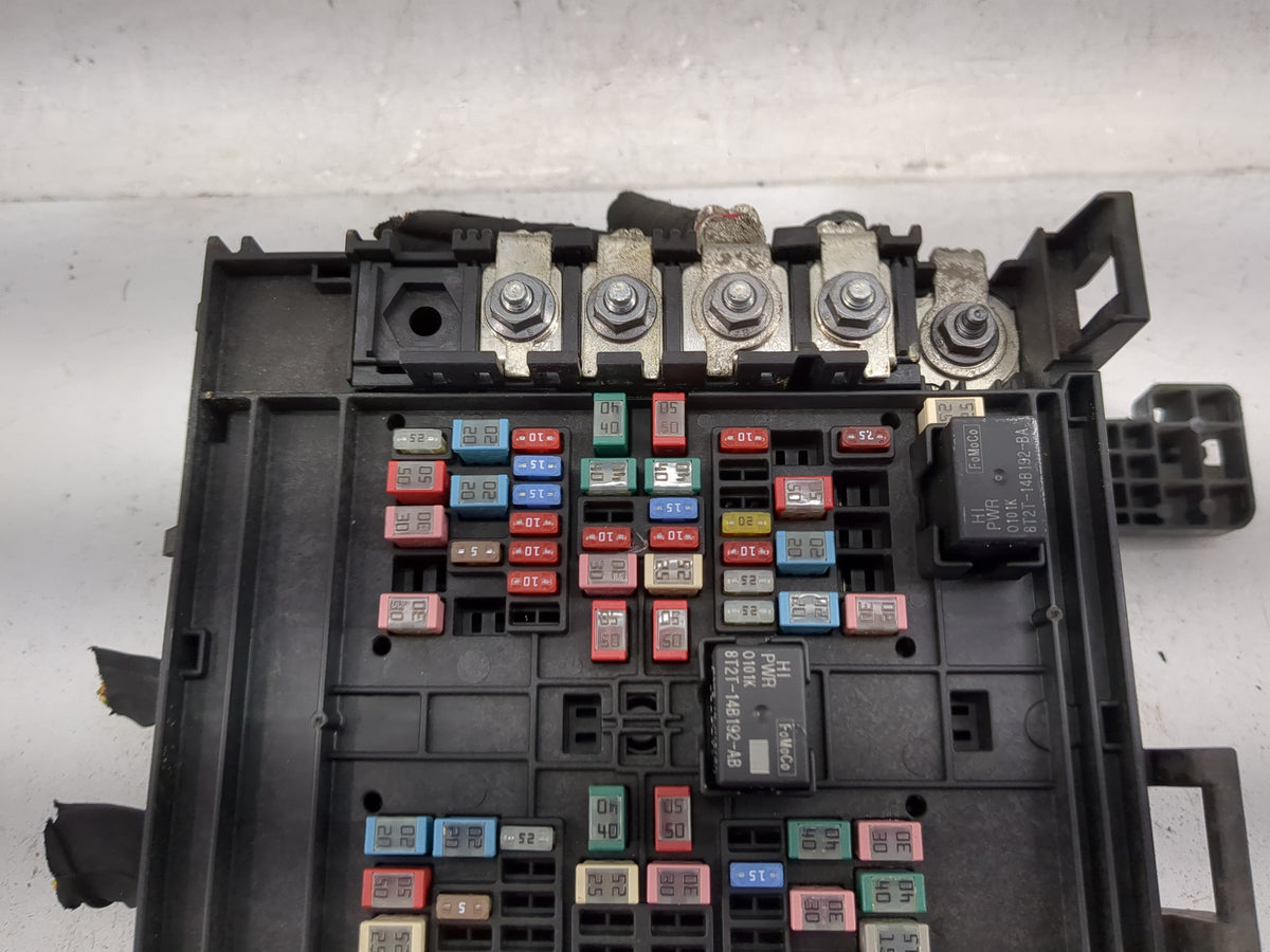 2019 Lincoln Navigator Fusebox Fuse Box Panel Relay Module P/N:JU5T-14A003-EA 8121-14B192-AB Fits OEM Used Auto Parts - Oemu