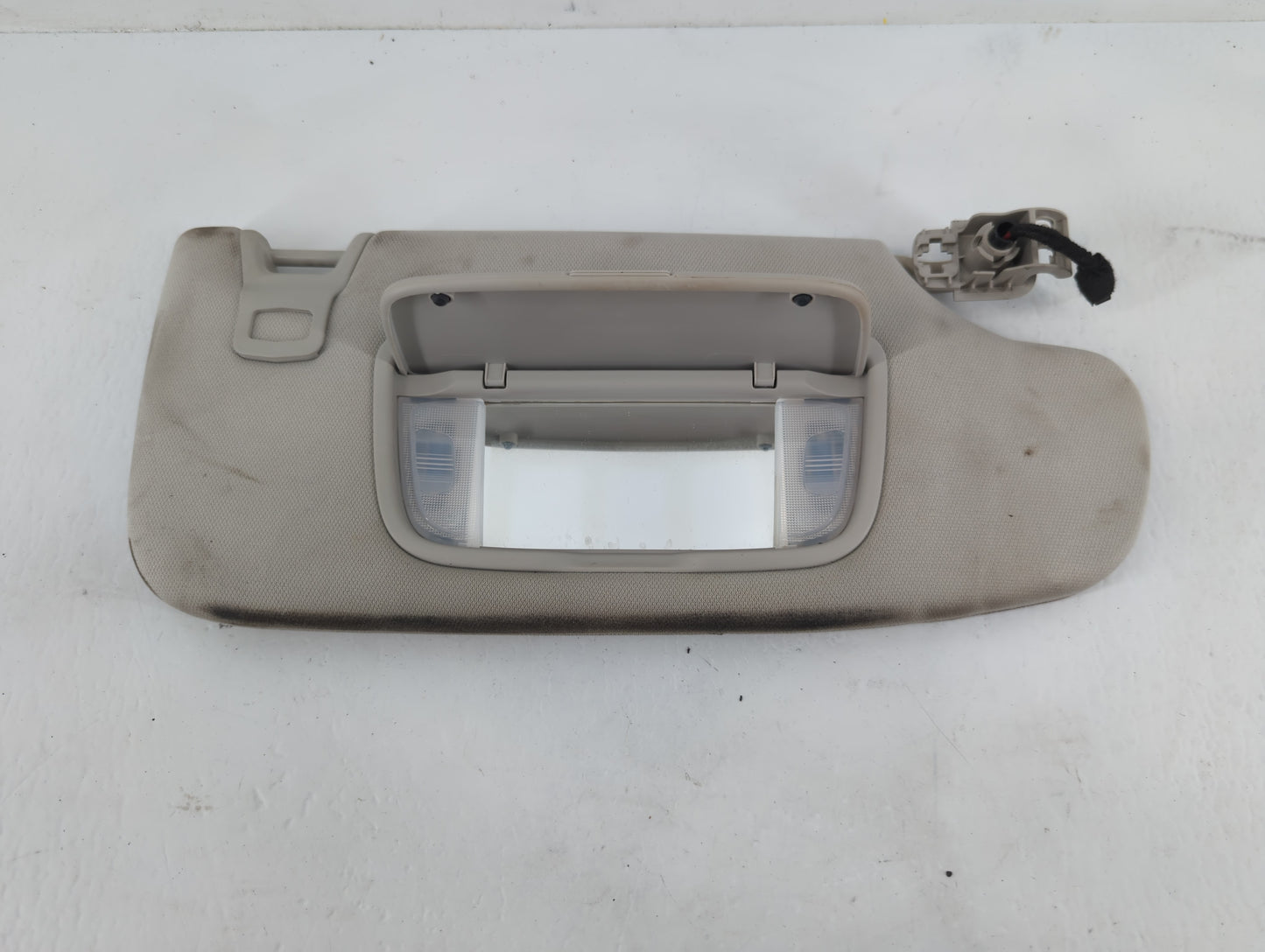 2019 Lincoln Navigator Sun Visor Shade Replacement Passenger Right Mirror Fits OEM Used Auto Parts - Oemusedautoparts1.com