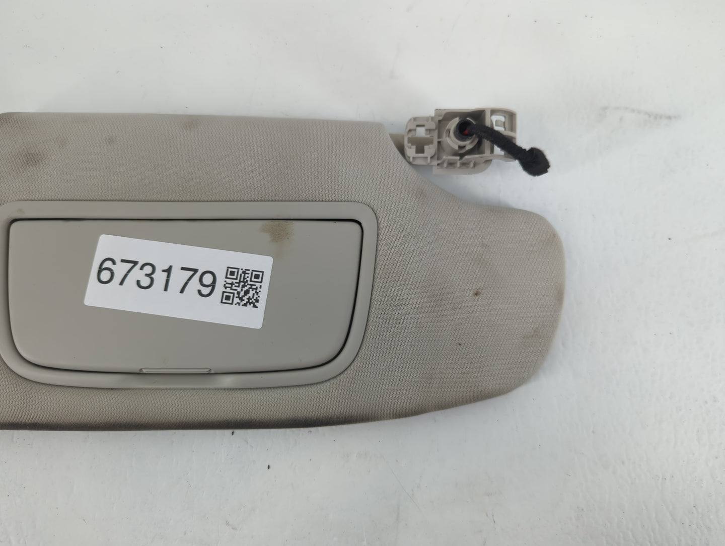 2019 Lincoln Navigator Sun Visor Shade Replacement Passenger Right Mirror Fits OEM Used Auto Parts - Oemusedautoparts1.com