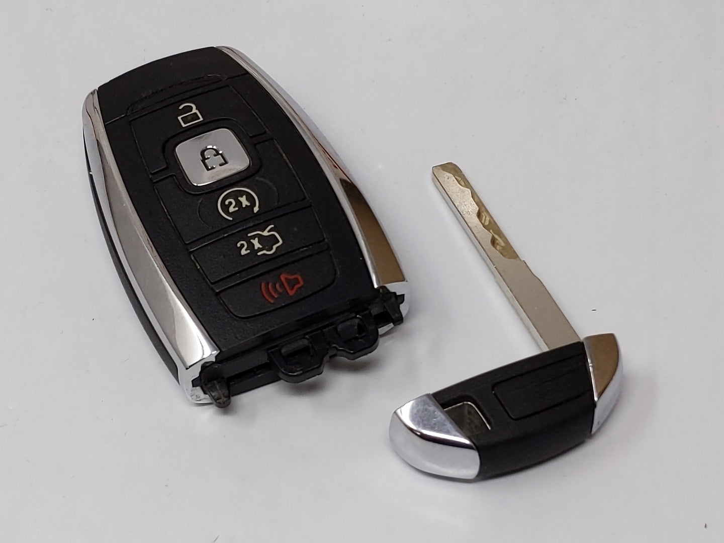 Lincoln Navigator Keyless Entry Remote M3n-A2c940780 A2c940780 - Oemusedautoparts1.com