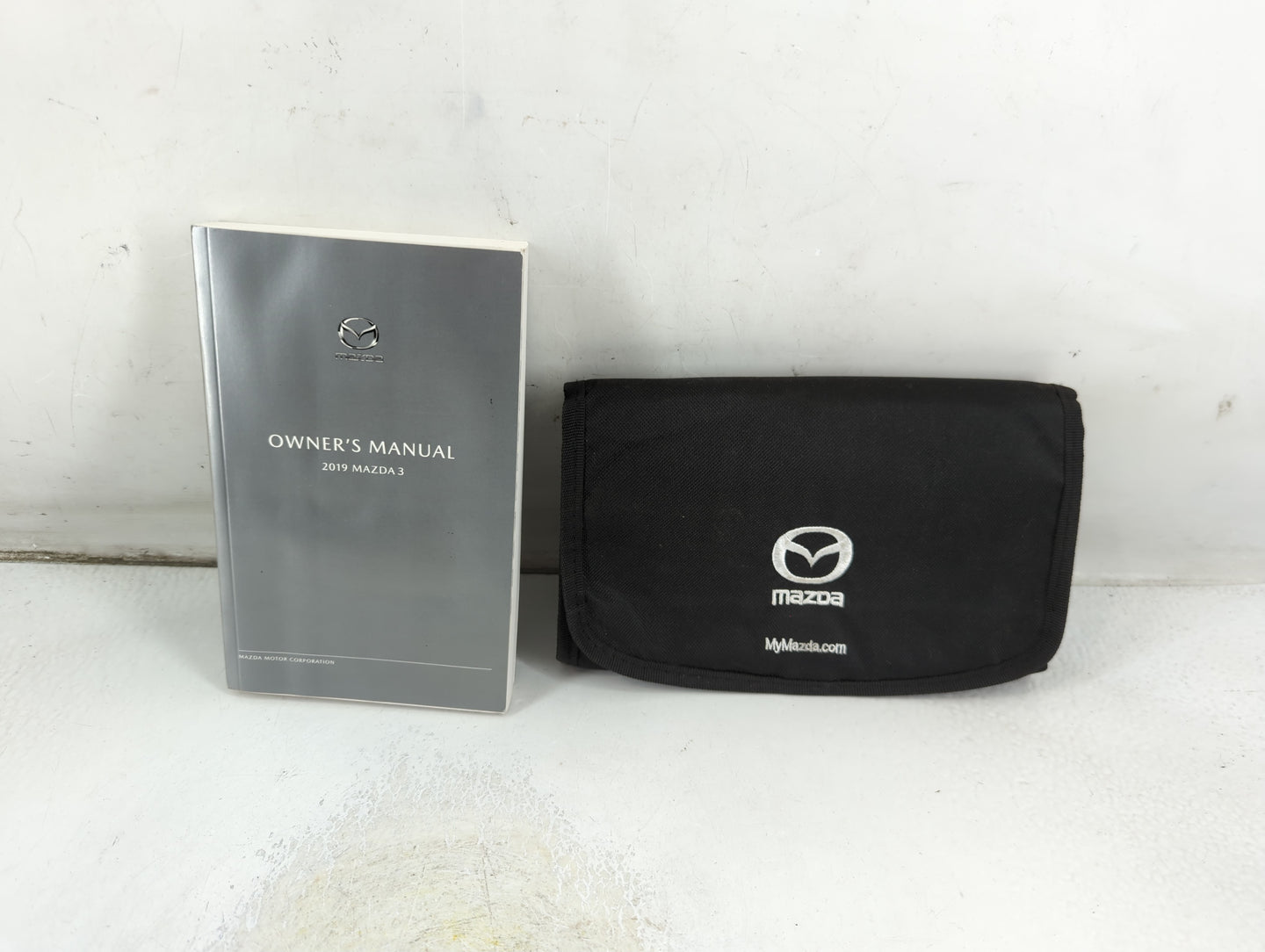 2019 Mazda 3 Owners Manual Book Guide P/N:9999-95-064F-19R1 8HE9-EA-18KM OEM Used Auto Parts - Oemusedautoparts1.com