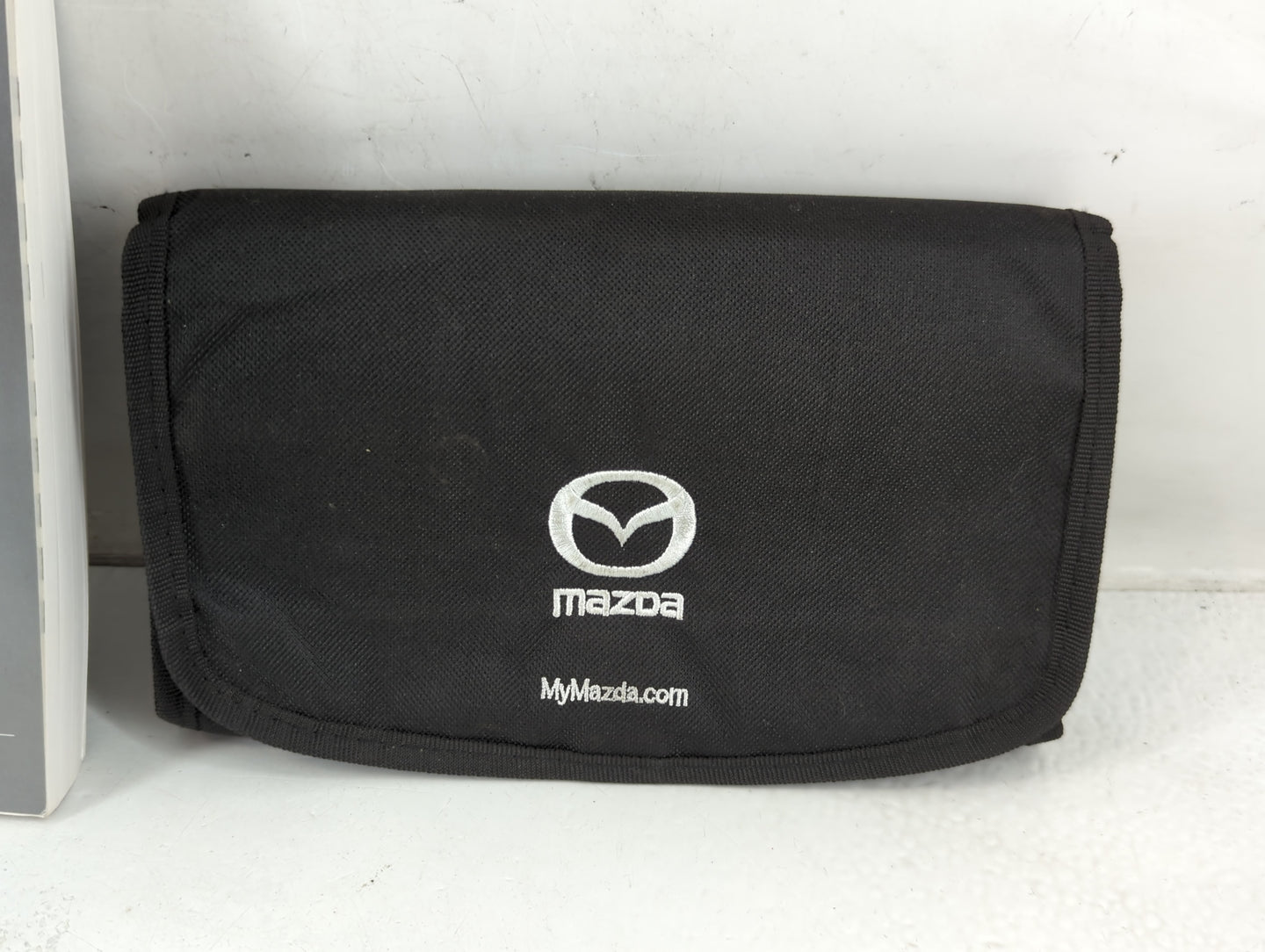 2019 Mazda 3 Owners Manual Book Guide P/N:9999-95-064F-19R1 8HE9-EA-18KM OEM Used Auto Parts - Oemusedautoparts1.com