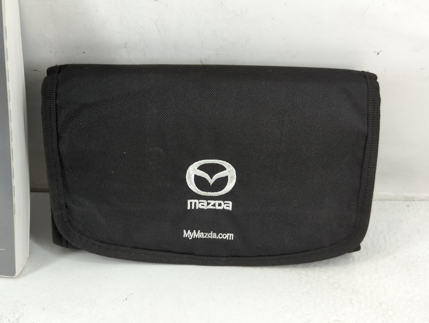 2019 Mazda 3 Owners Manual Book Guide P/N:9999-95-064F-19R1 8HE9-EA-18KM OEM Used Auto Parts - Oemusedautoparts1.com