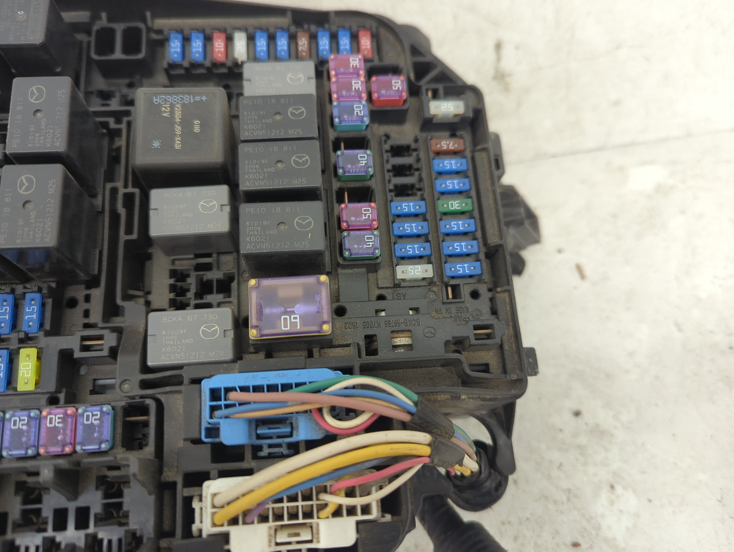 2019 Mazda 3 Fusebox Fuse Box Panel Relay Module P/N:BCKA-66767 BCKA-66767 K7005 Fits Fits 2020 2021 2022 OEM Used Auto Part