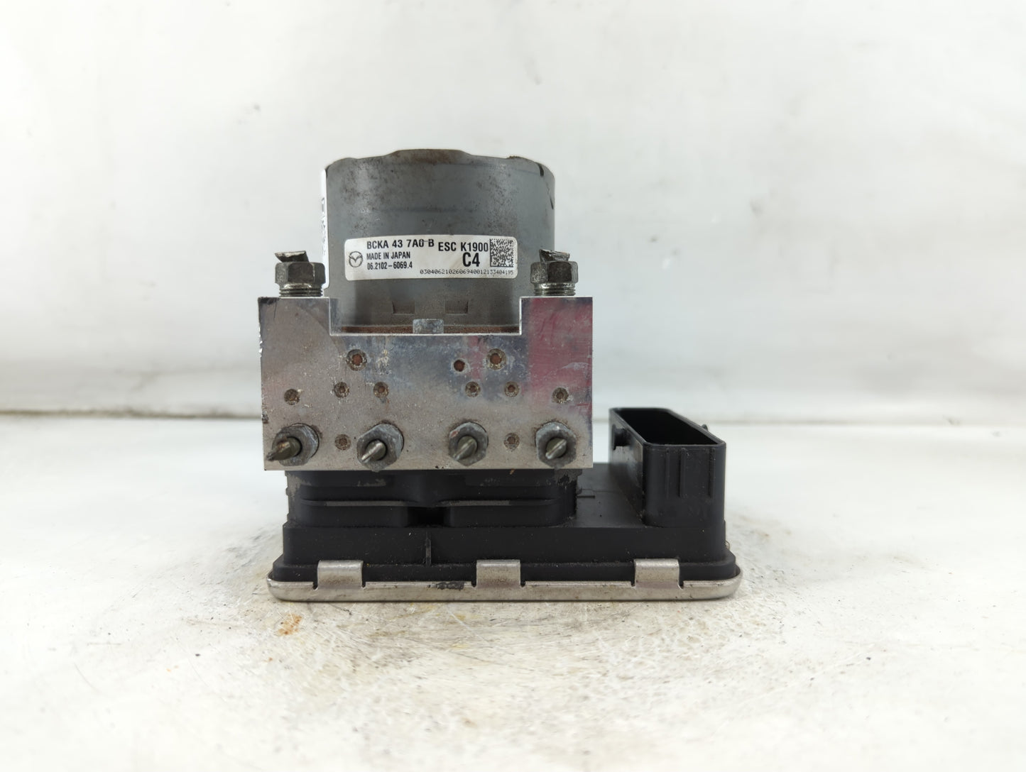 2019-2022 Mazda 3 ABS Pump Control Module Replacement P/N:BCKA 43 7A0 B Fits Fits 2019 2020 2021 2022 OEM Used Auto Parts - 