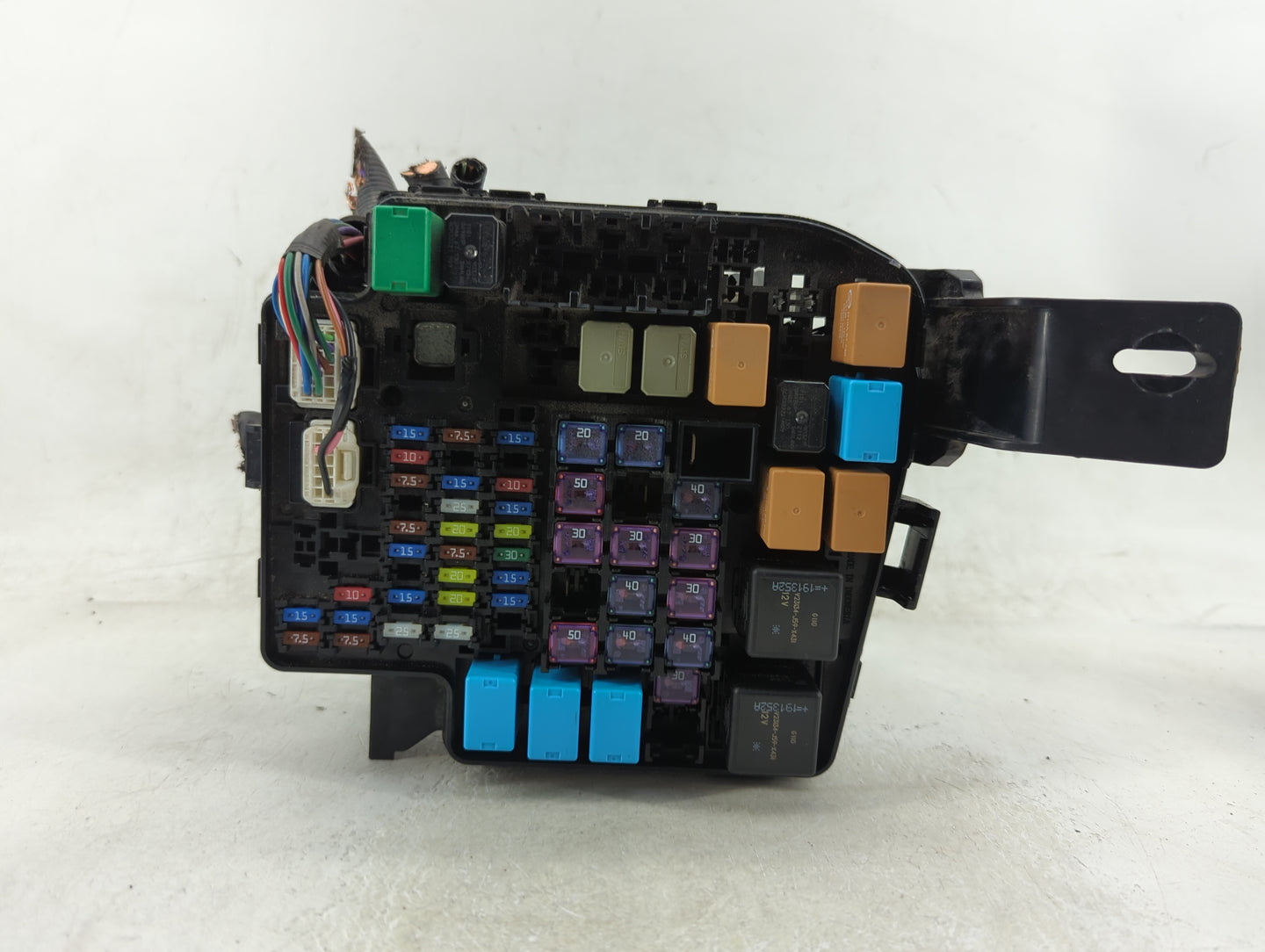 2016-2022 Mazda Cx-3 Fusebox Fuse Box Panel Relay Module P/N:D09W-66767 Fits Fits 2016 2017 2018 2019 2020 2021 2022 OEM Use