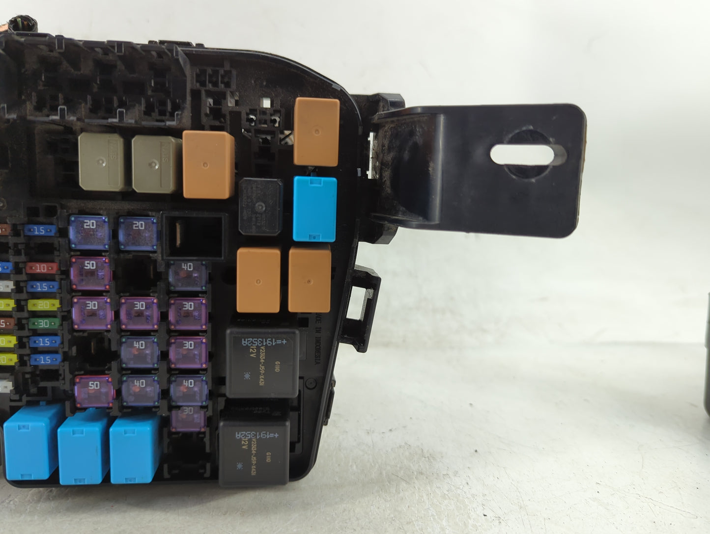 2016-2022 Mazda Cx-3 Fusebox Fuse Box Panel Relay Module P/N:D09W-66767 Fits Fits 2016 2017 2018 2019 2020 2021 2022 OEM Use