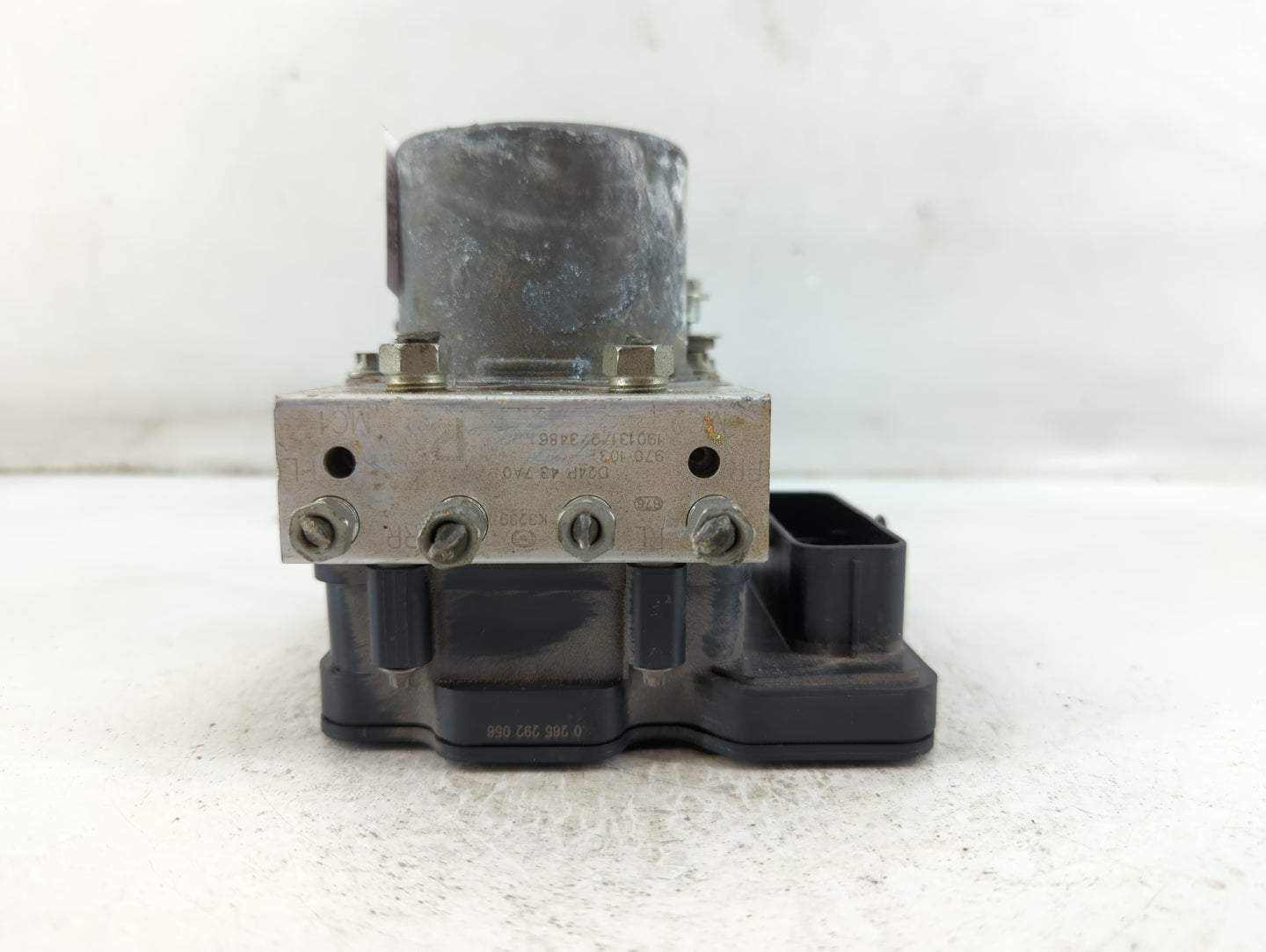 2019 Mazda Cx-3 ABS Pump Control Module Replacement P/N:D24P 437A0 970 103 Fits OEM Used Auto Parts - Oemusedautoparts1.com