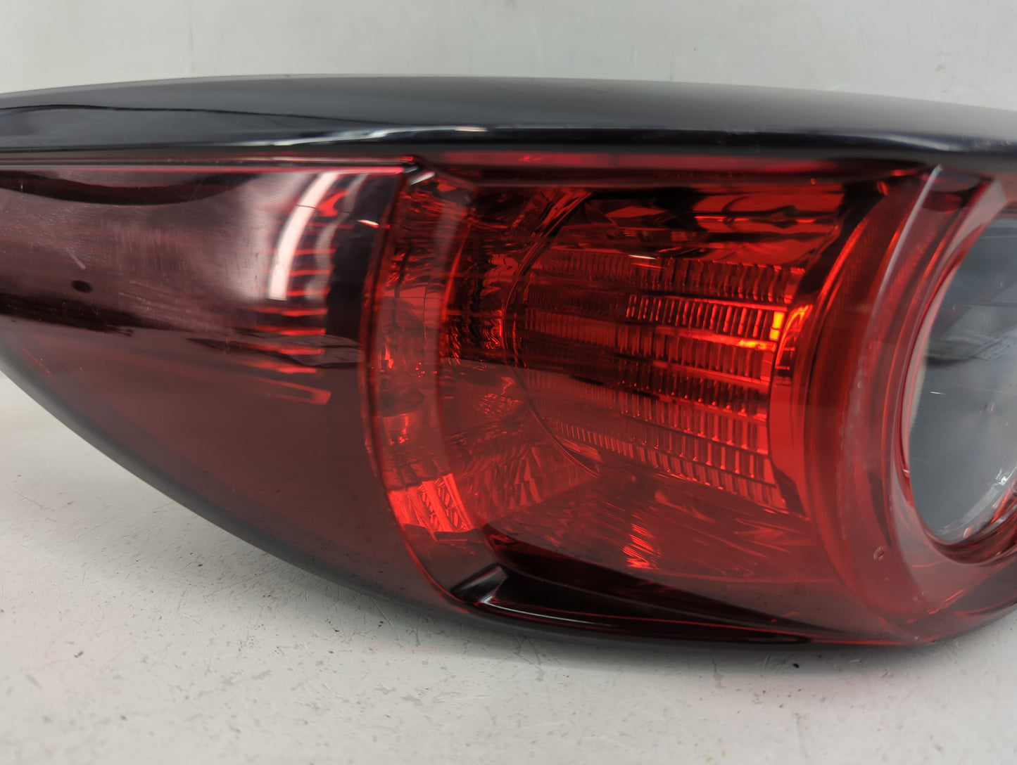 2017-2021 Mazda Cx-5 Tail Light Assembly Driver Left OEM Fits Fits 2017 2018 2019 2020 2021 OEM Used Auto Parts - Oemusedaut