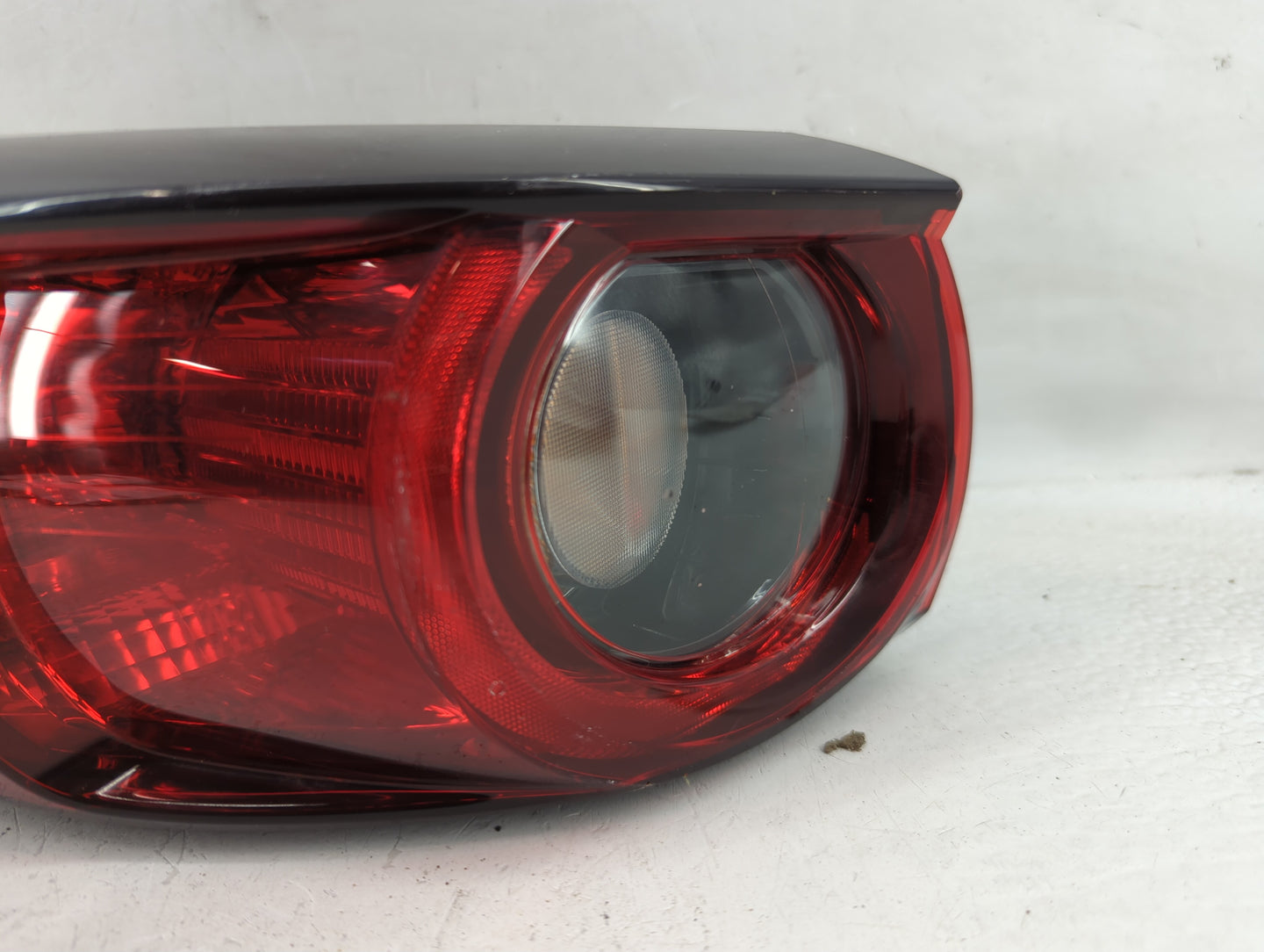 2017-2021 Mazda Cx-5 Tail Light Assembly Driver Left OEM Fits Fits 2017 2018 2019 2020 2021 OEM Used Auto Parts - Oemusedaut