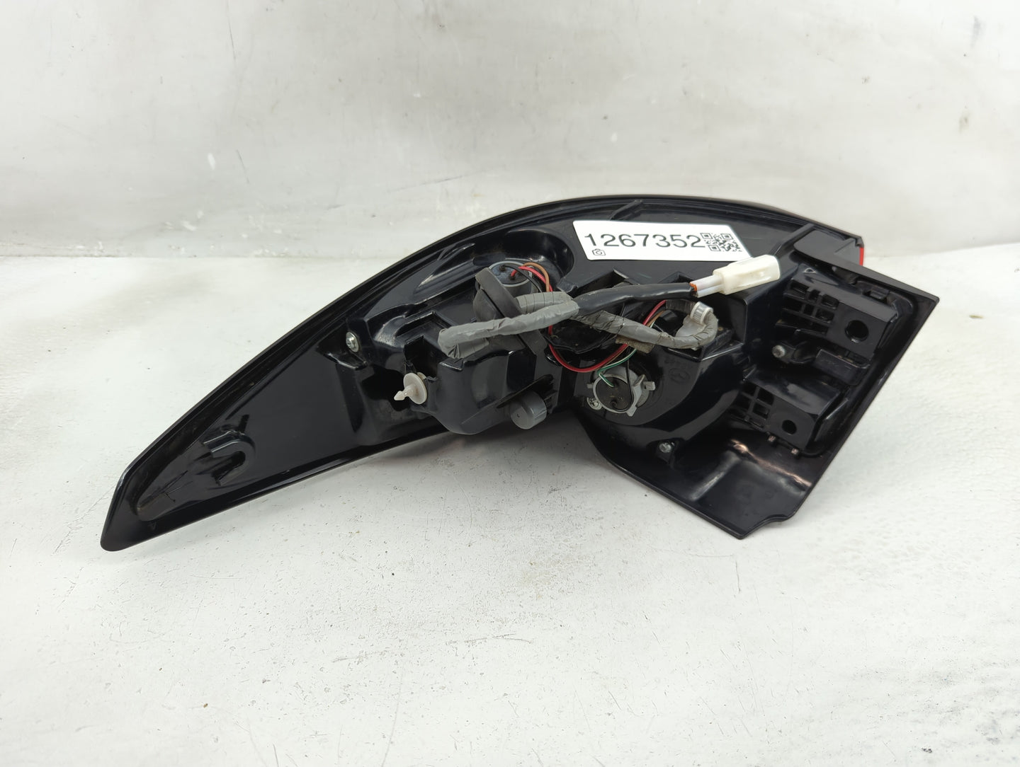 2017-2021 Mazda Cx-5 Tail Light Assembly Driver Left OEM Fits Fits 2017 2018 2019 2020 2021 OEM Used Auto Parts - Oemusedaut