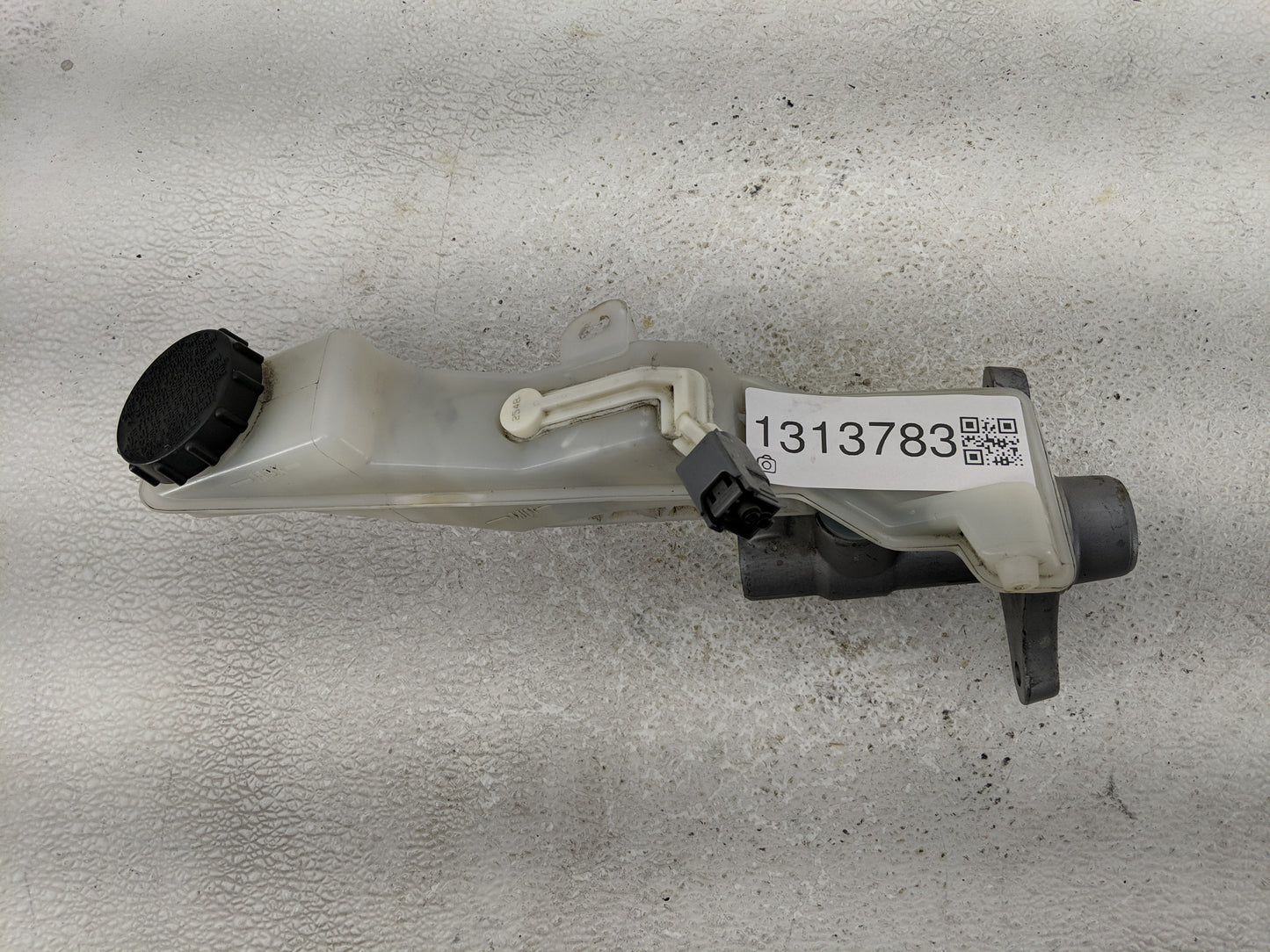 2013-2022 Mazda Cx-5 Brake Master Cylinder - Oemusedautoparts1.com