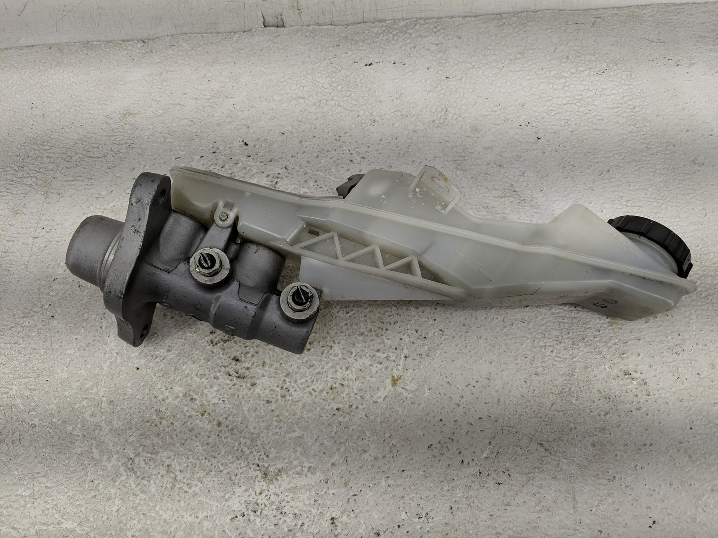 2013-2022 Mazda Cx-5 Brake Master Cylinder - Oemusedautoparts1.com