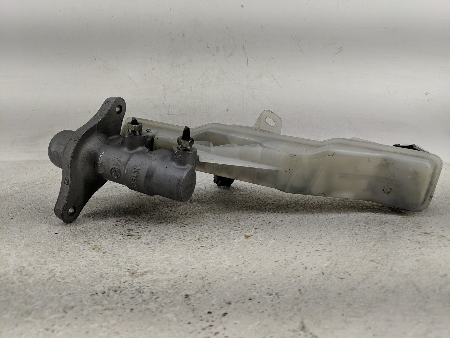 2013-2022 Mazda Cx-5 Brake Master Cylinder - Oemusedautoparts1.com