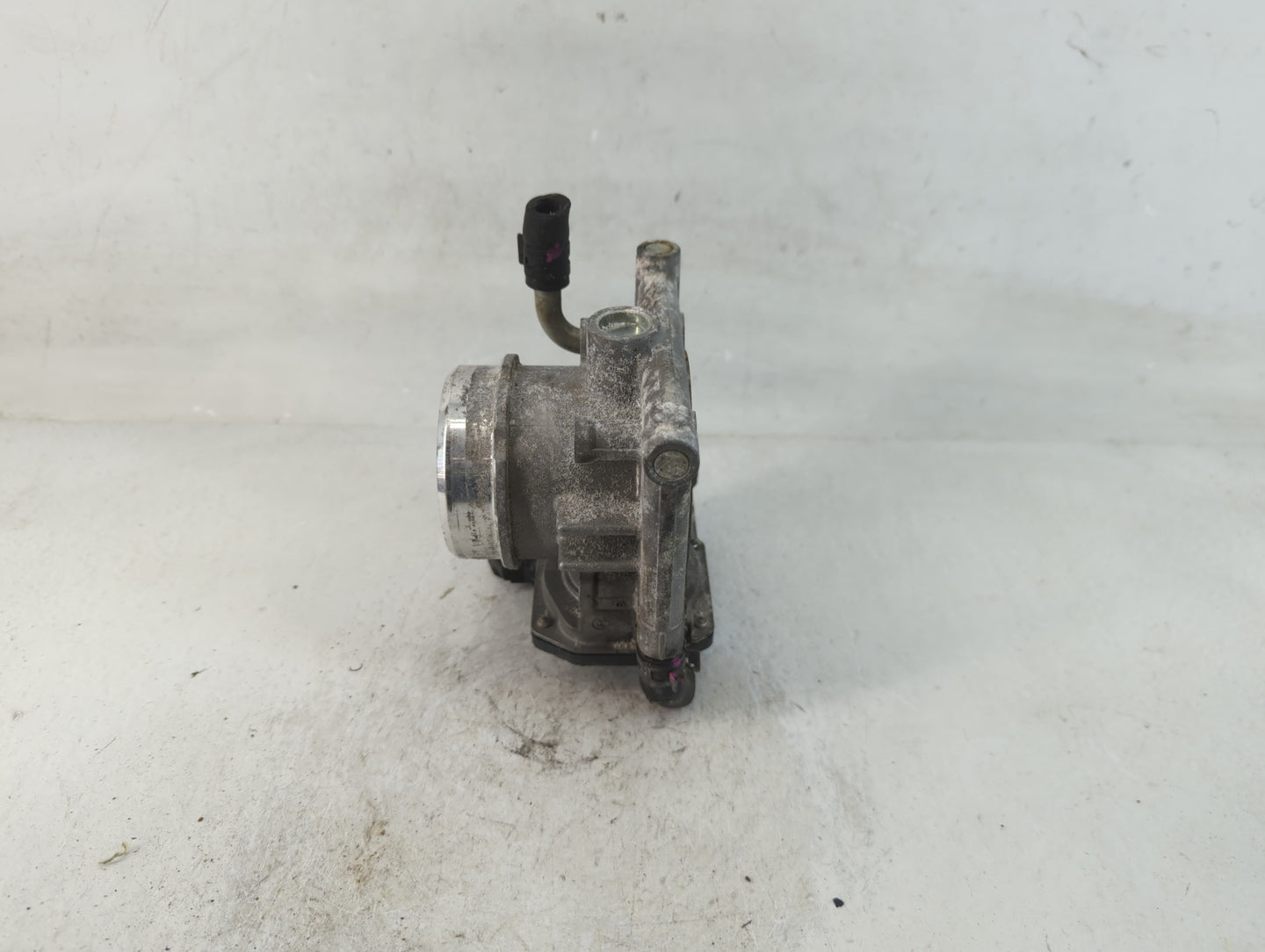2019-2022 Mazda Cx-5 Throttle Body P/N:00029 2C18 142002C14 Fits Fits 2016 2017 2018 2019 2020 2021 2022 OEM Used Auto Parts