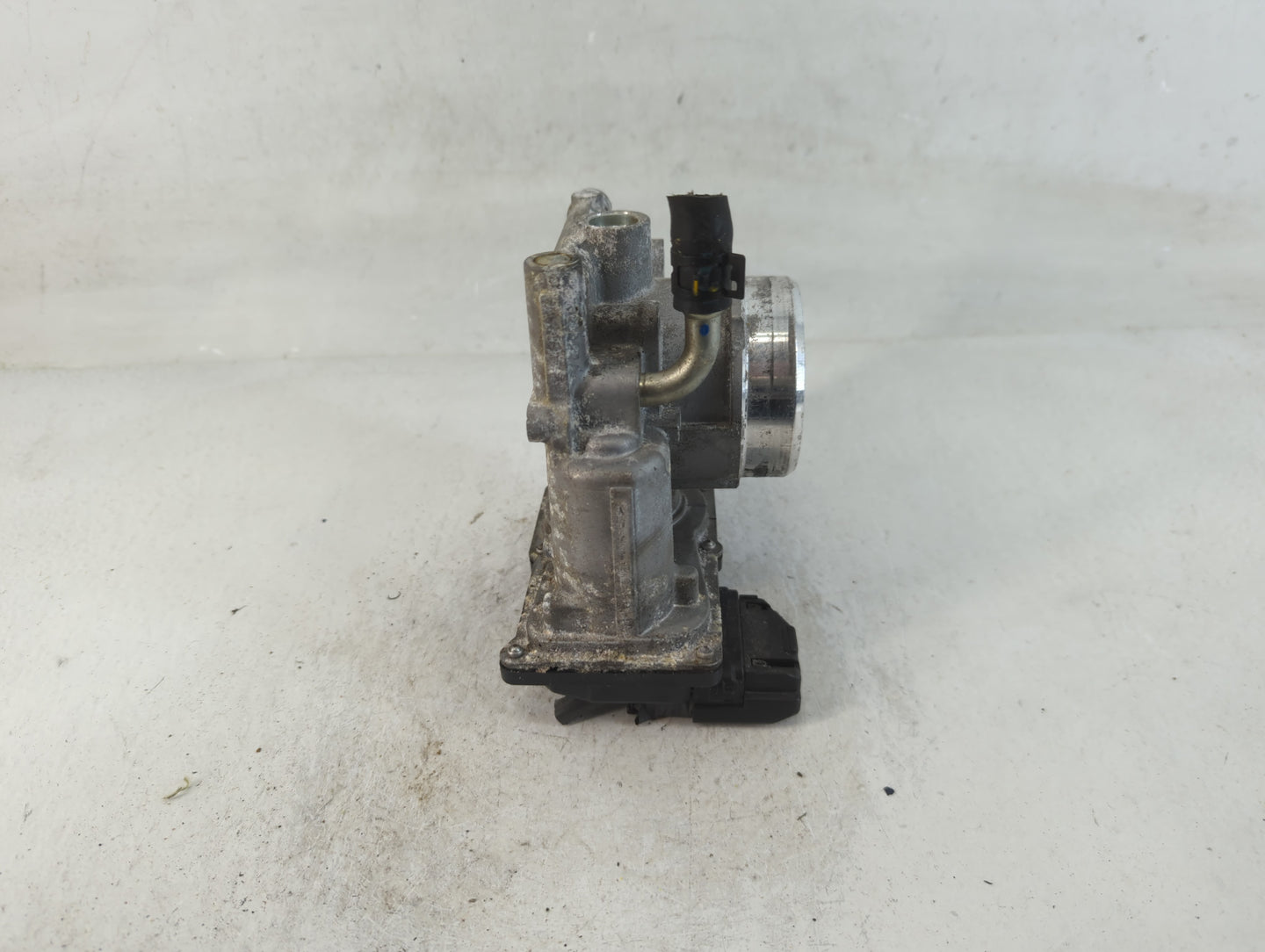 2019-2022 Mazda Cx-5 Throttle Body P/N:00029 2C18 142002C14 Fits Fits 2016 2017 2018 2019 2020 2021 2022 OEM Used Auto Parts