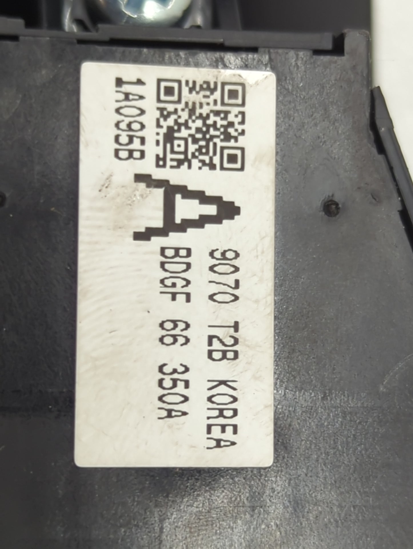 2019 Mazda Mazda3 Master Power Window Switch Replacement Driver Side Left P/N:9070 T2B BDGF 66 350A Fits Fits 2020 2021 2022
