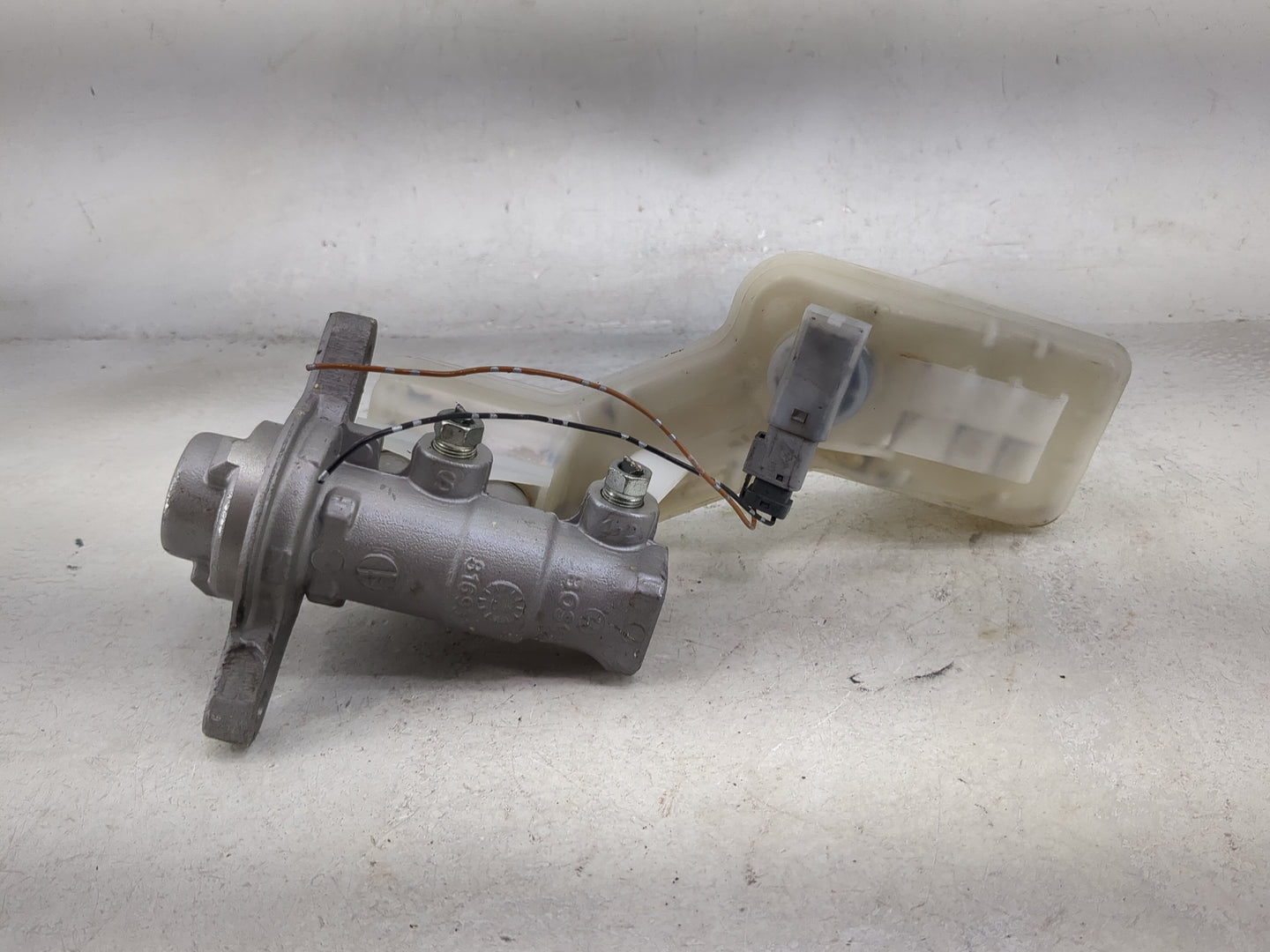 Mazda Mazda3 Brake Master Cylinder 1491122 - Oemusedautoparts1.com