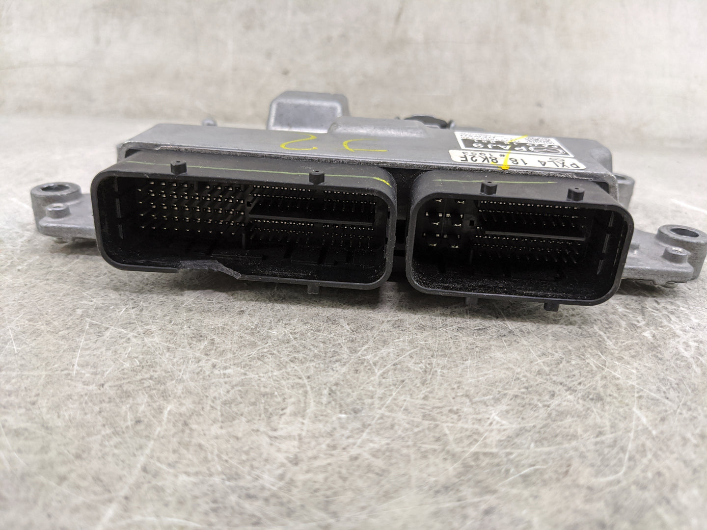 2019 Mazda Mazda 3 PCM Engine Control Computer ECU ECM PCU OEM P/N:PXL4188K2F PAJ918881, 1N7298103720 Fits Fits 2020 2021 20