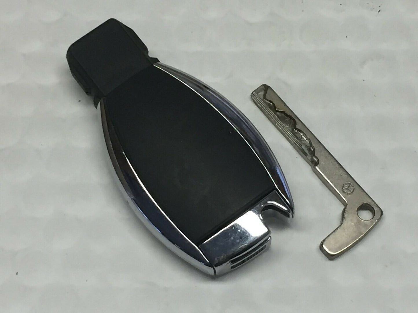 2019 Mercedes-Benz  Keyless Entry Remote Iyzdc10 4 Buttons - Oemusedautoparts1.com