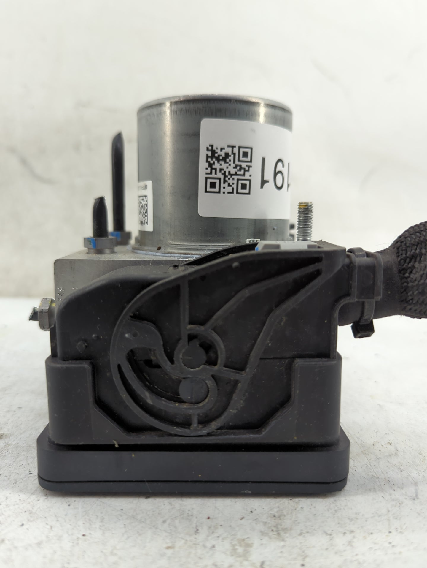 2020-2022 Mercedes-Benz A220 ABS Pump Control Module Replacement P/N:0265956612 2265106582 Fits Fits 2020 2021 2022 OEM Used