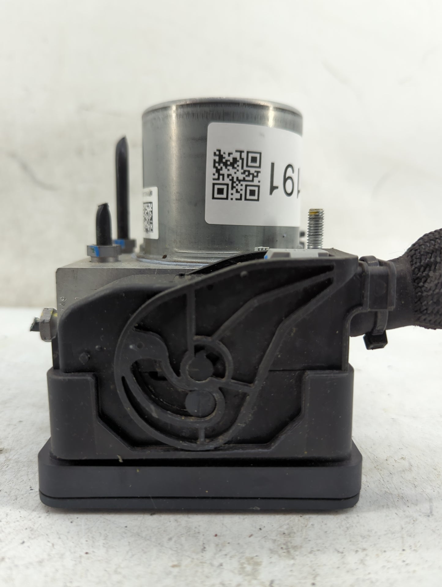 2020-2022 Mercedes-Benz A220 ABS Pump Control Module Replacement P/N:0265956612 2265106582 Fits Fits 2020 2021 2022 OEM Used