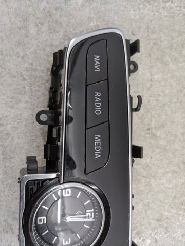 2019 Mercedes-Benz C-Class Radio AM FM Cd Player Receiver Replacement P/N:A2138272000 1829007245 Fits Fits 2020 2021 OEM Used Auto Parts