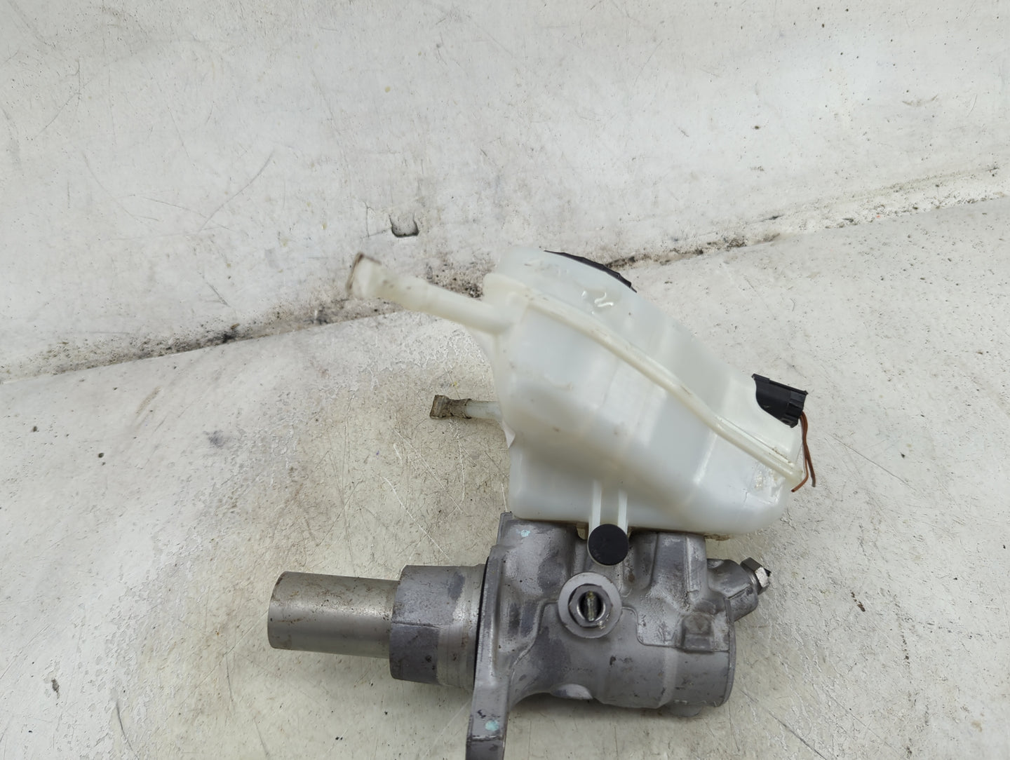 2019 Mercedes-benz C-class Brake Master Cylinder - Oemusedautoparts1.com