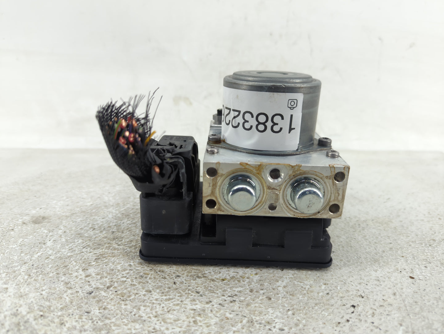 2019 Mercedes-Benz C300 ABS Pump Control Module Replacement P/N:A 205 900 57 44 Fits OEM Used Auto Parts - Oemusedautoparts1