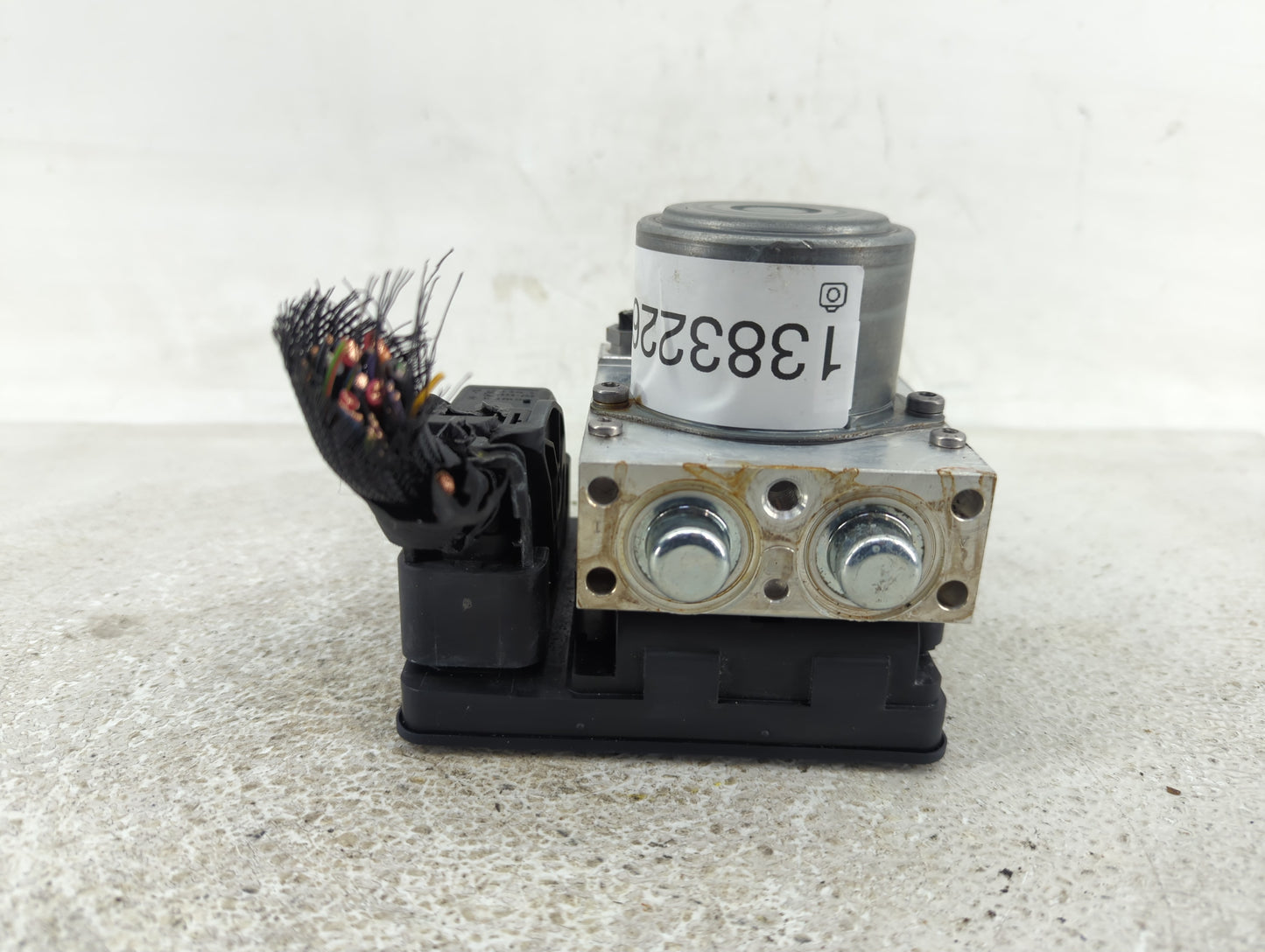 2019 Mercedes-Benz C300 ABS Pump Control Module Replacement P/N:A 205 900 57 44 Fits OEM Used Auto Parts - Oemusedautoparts1