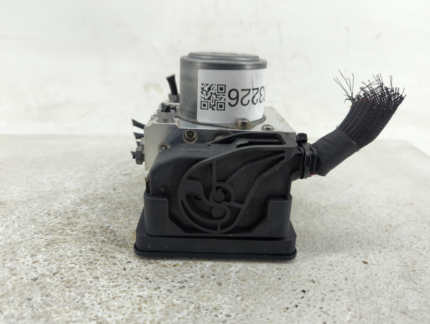 2019 Mercedes-Benz C300 ABS Pump Control Module Replacement P/N:A 205 900 57 44 Fits OEM Used Auto Parts - Oemusedautoparts1