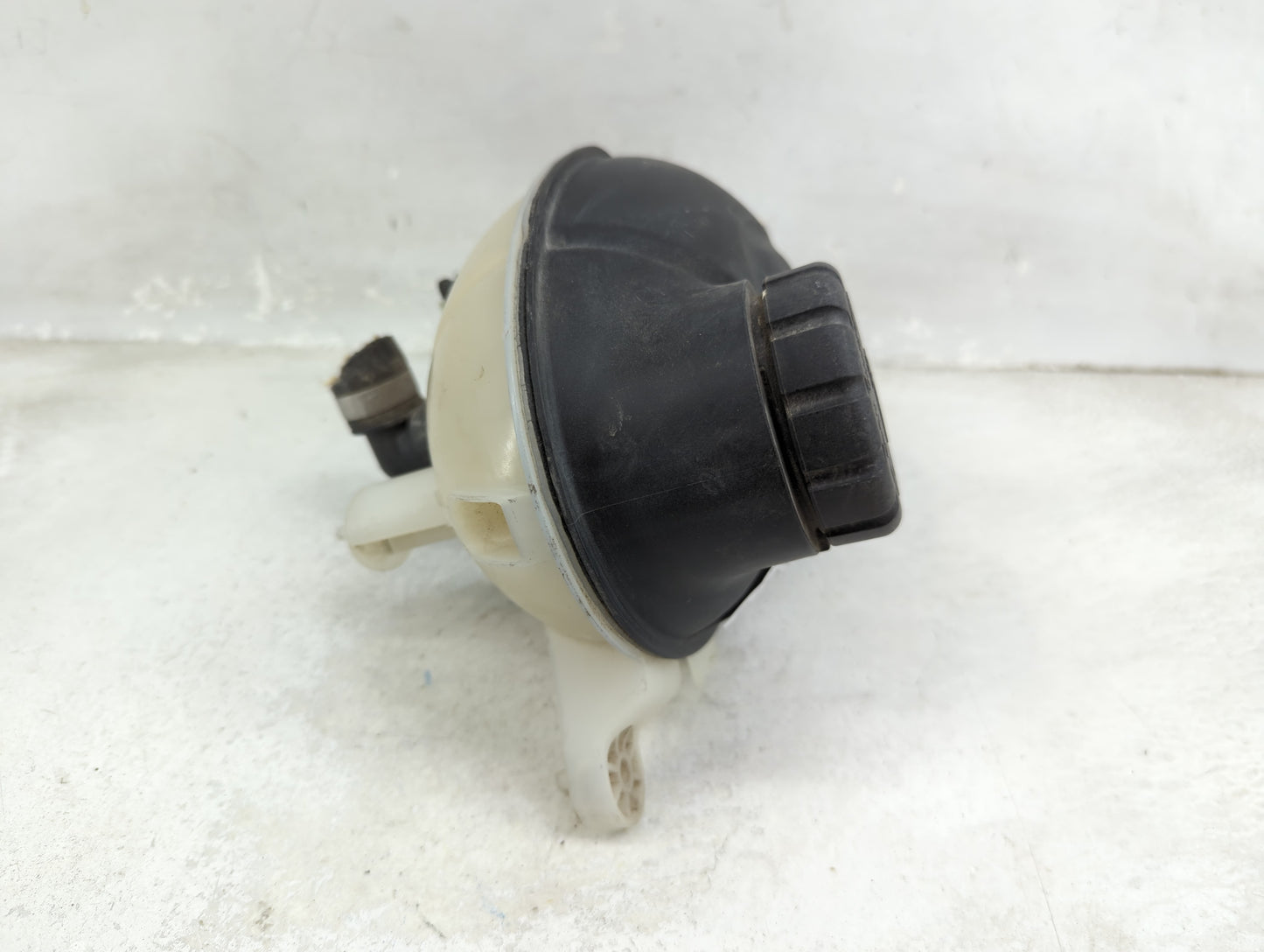 2015 Mercedes-benz C300 Radiator Coolant Overflow Expansion Tank Bottle - Oemusedautoparts1.com
