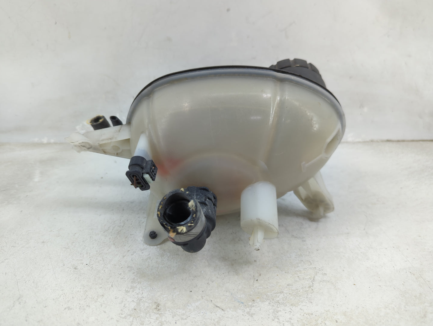 2015 Mercedes-benz C300 Radiator Coolant Overflow Expansion Tank Bottle - Oemusedautoparts1.com