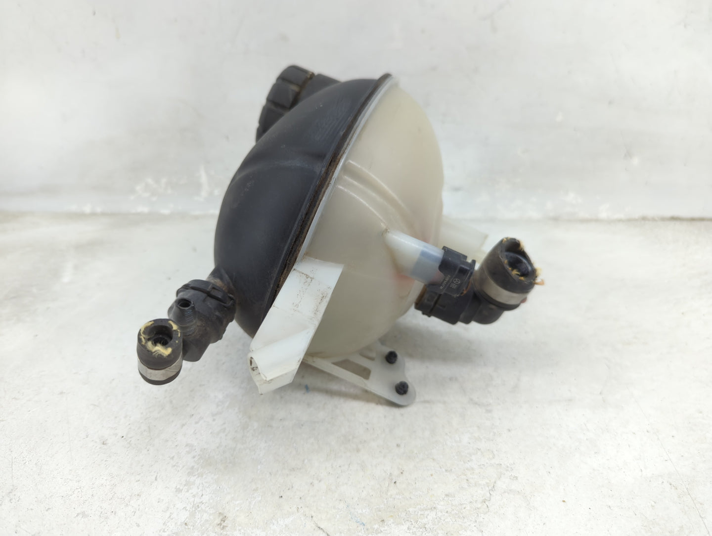 2015 Mercedes-benz C300 Radiator Coolant Overflow Expansion Tank Bottle - Oemusedautoparts1.com