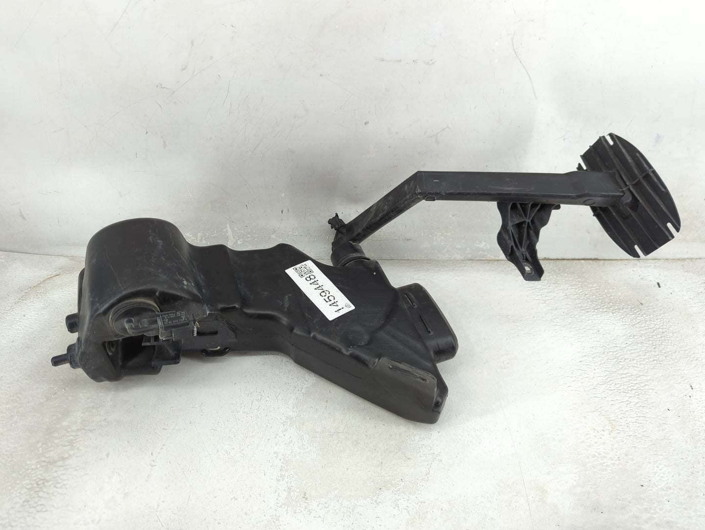 2019 Mercedes-benz C300 Windshield Washer Fluid Reservoir Bottle Oem - Oemusedautoparts1.com