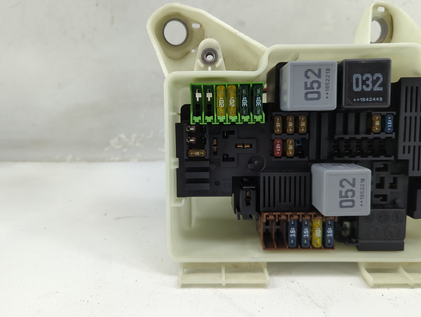 2018-2021 Mercedes-Benz C300 Fusebox Fuse Box Panel Relay Module P/N:A 205 540 23 28 Fits Fits 2018 2019 2020 2021 OEM Used 